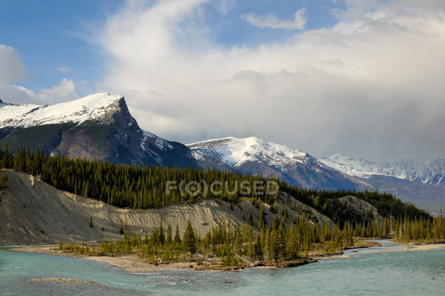 Fiume North Saskatchewan, Parco nazionale di Banff, Alberta, Canada — Foto stock
