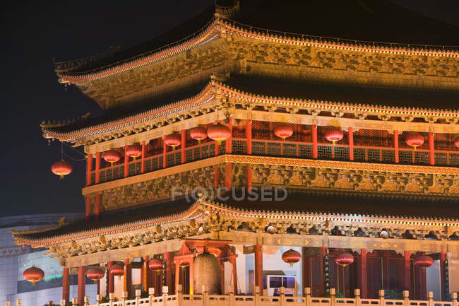 Zhong lu bell tower xian at nighttime — Stock Photo