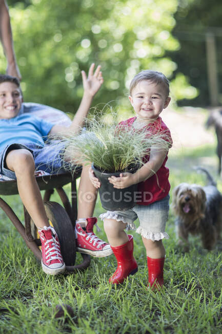 Cape Town, South Africa, family together in garden — Stock Photo