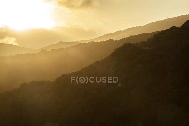 Vista panoramica delle montagne all'alba, Corsica, Francia — Foto stock