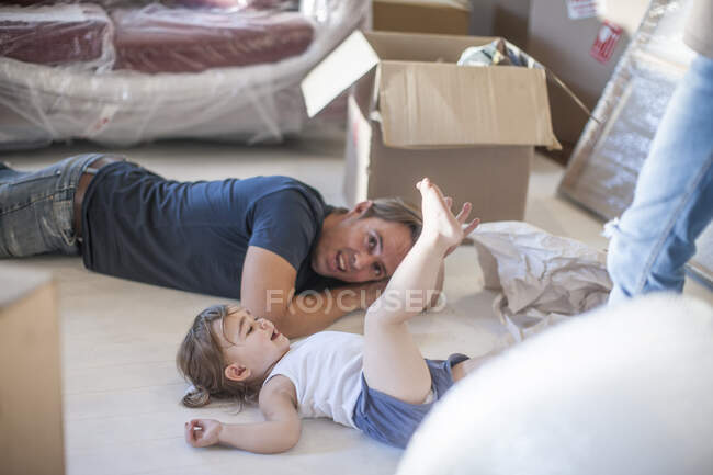Cape Town, South Africa, family moving house — Stock Photo