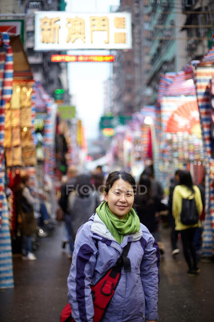 Portrait of woman in hong kong, china — Stock Photo