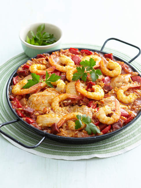 Paella poulet et crevettes — Photo de stock