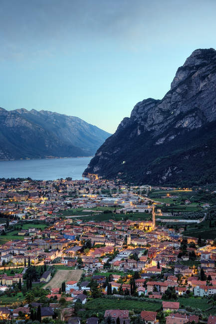 Lago de Garda, Riva, Véneto, Italia - foto de stock
