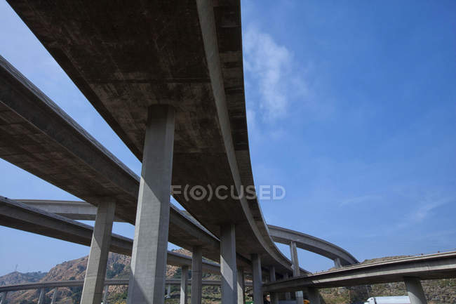 Paso elevado de la autopista en Los Ángeles - foto de stock