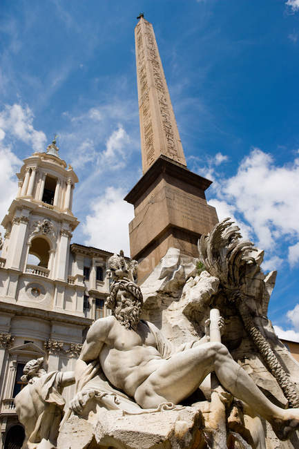 Neptunbrunnen auf dem Platz — Stockfoto