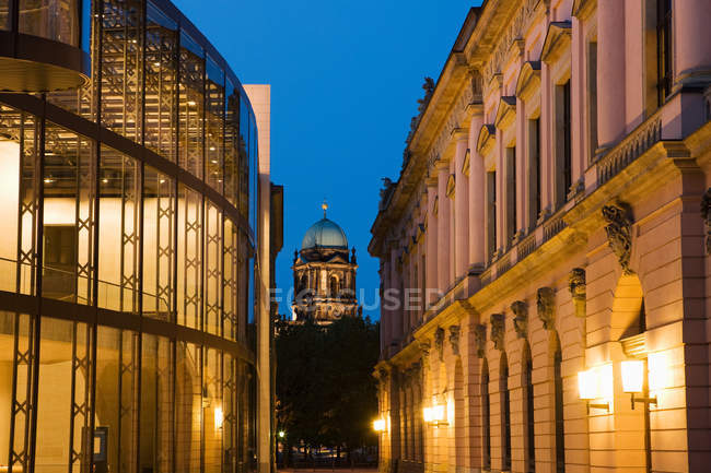 Berliner Dom і Музейний острів вночі, Берлін, Німеччина — стокове фото