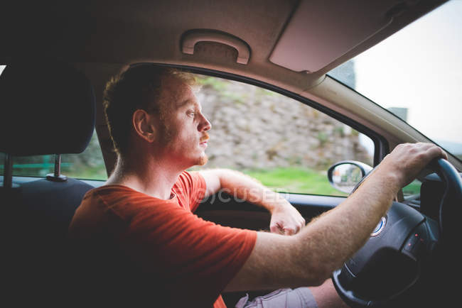 Man driving, Garda, Itália — Fotografia de Stock