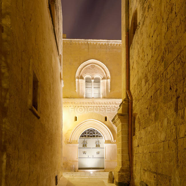 Palazzo Falson nachts beleuchtet — Stockfoto