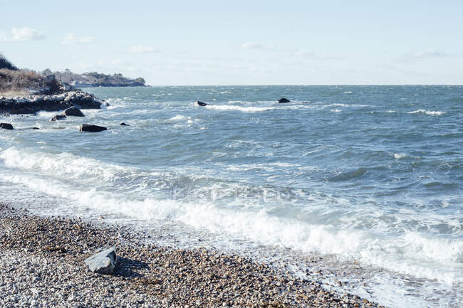 Vagues de mer sur la plage — Photo de stock