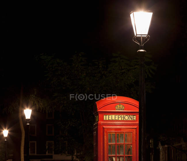 Red telephone box — Stock Photo