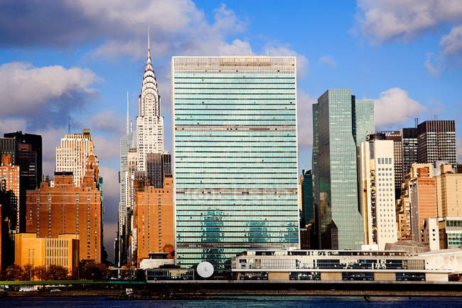 Bâtiment et gratte-ciel des Nations Unies — Photo de stock