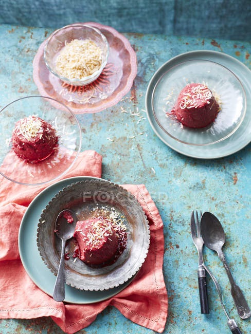 Still life of beetroot coconut mousse — Stock Photo