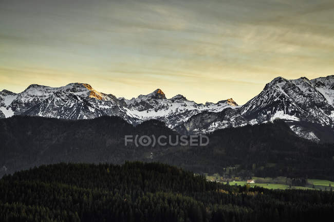 Vista sulle montagne Allgauer, Eisenberg, Allgau, Baviera, Germania — Foto stock