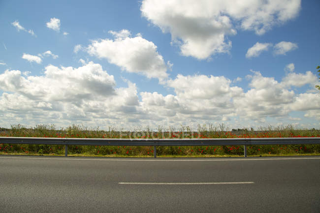 Lado da auto-estrada, estrada nacional francesa para la rochelle — Fotografia de Stock