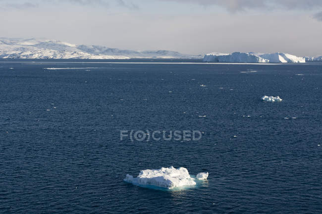 Icebergs in Ilulissat icefjord, Disko Bay, Greenland — Stock Photo