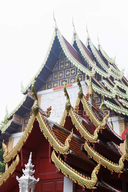 Reich verziertes Tempeldach, Chiang Mai, Thailand — Stockfoto