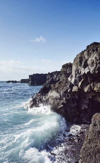 Ocean waves on rugged coast, Lanzarote, Canary Islands, Spain — Stock Photo