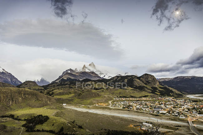 View of El Chalet and Fitz Roy mountain range in Los Glaciares National Park, Patagonia, Argentina — Stock Photo