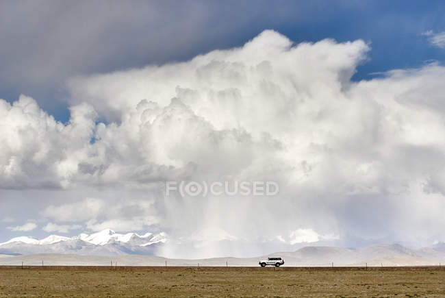 Хмара над далеких гір, Namucuo, Сян, Сполучені Штати Америки — стокове фото