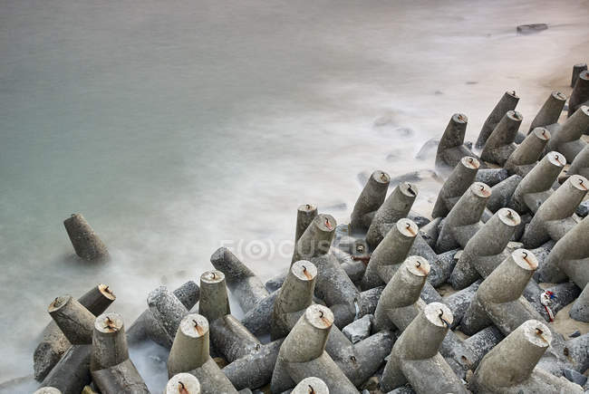 Hochwinkeliger Blick auf die Betonabwehr des Meeres, dazuo, fujian, china — Stockfoto