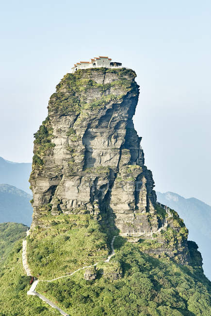 Elevated view of Mount Fanjing rock formation, Jiangkou, Guizhou, China — Stock Photo