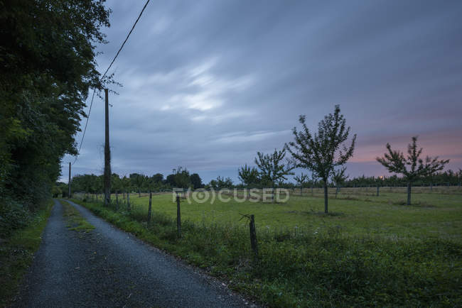 Landschaft im Morgengrauen, Saint-Maclou, Obernormandie, Frankreich — Stockfoto