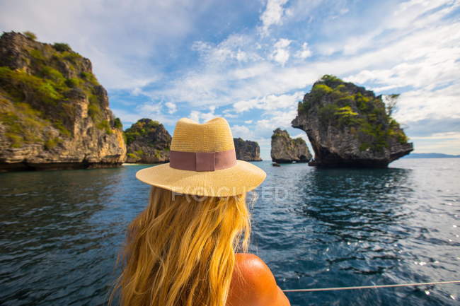 Rear view of woman looking away at view, Koh Li Ma, Thailand, Asia — Stock Photo