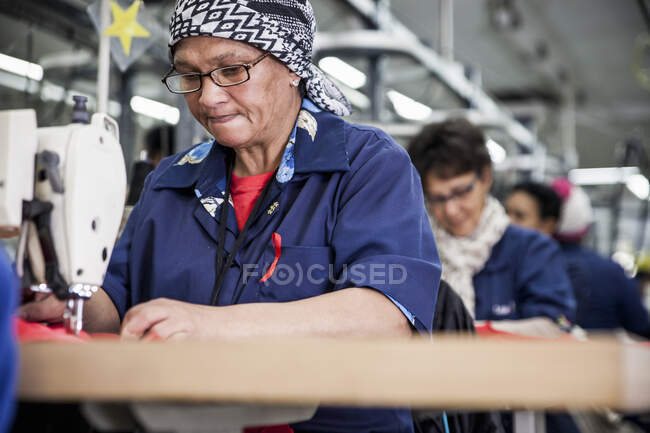 Seamstresses working in factory, Cape Town, South Africa — Stock Photo