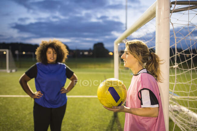 Selección de fútbol femenino, Hackney, East London, Reino Unido - foto de stock