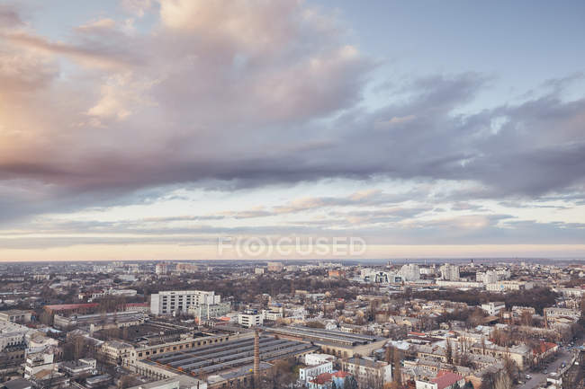 Міський пейзаж на заході сонця, Одеса, Одеська обл., Україна, Європа — стокове фото