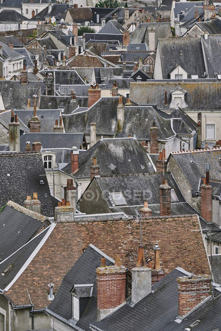 Підвищені зору традиційної таунхауси і дахи, Амбуаз, Долина Луари, Франція — стокове фото