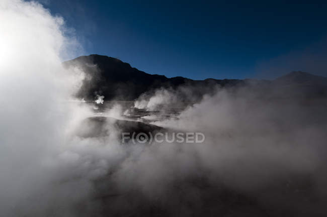 Majestueux champ de geyser à antofagasta, désert d'atacama, Chili — Photo de stock