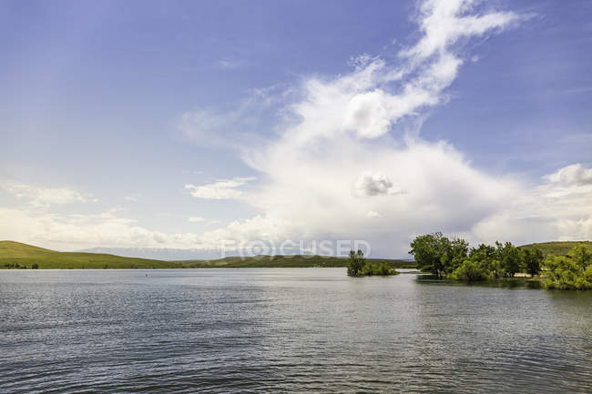 Bela paisagem natural no lago, Montana, EUA — Fotografia de Stock
