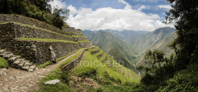 Intipata on the Inca trail, Inca, Huanuco, Peru, South America — Stock Photo