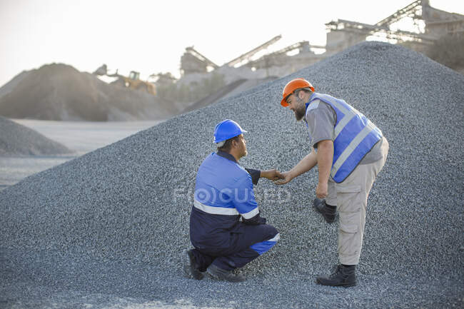 Cape Town,South Africa, employees working at quarry wearing protective clothing — Stock Photo