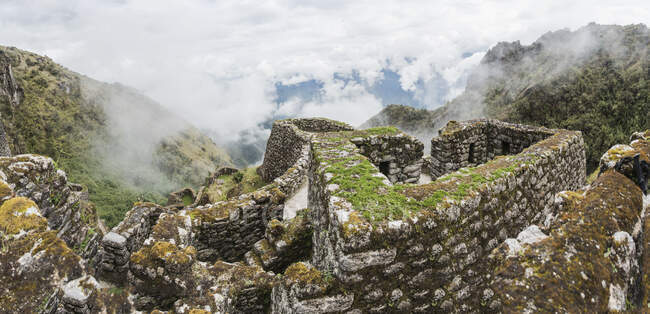 Muro di pietra a secco sul sentiero Inca, Inca, Huanuco, Perù, Sud America — Foto stock