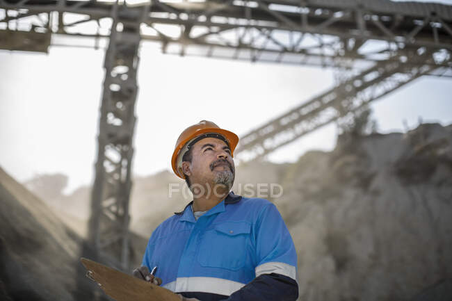 Portrait of quarry worker in quarry — Stock Photo