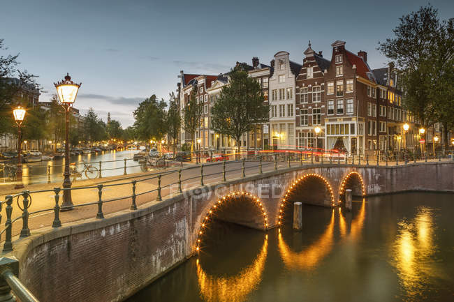 Gancho de Holanda por la noche, Holanda Meridional, Países Bajos - foto de stock