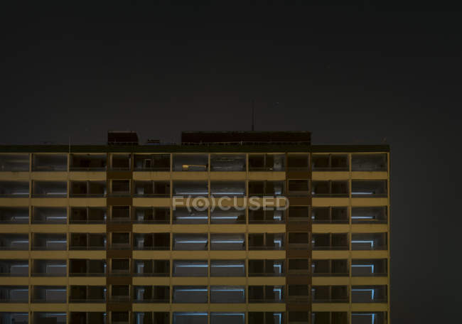 Многоэтажное здание, Делфзейл, Нидерланды — стоковое фото