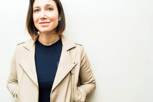 Portrait of female doctor — Stock Photo