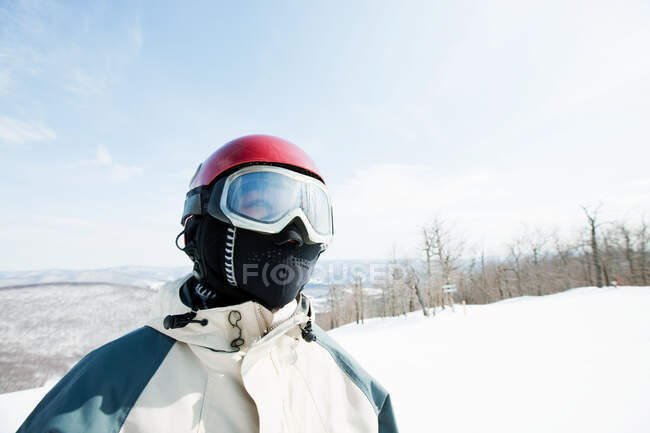 Donna con gli occhiali da sci, ritratto — Foto stock