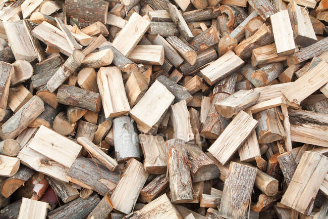 Vista de pilha de madeira picada — Fotografia de Stock
