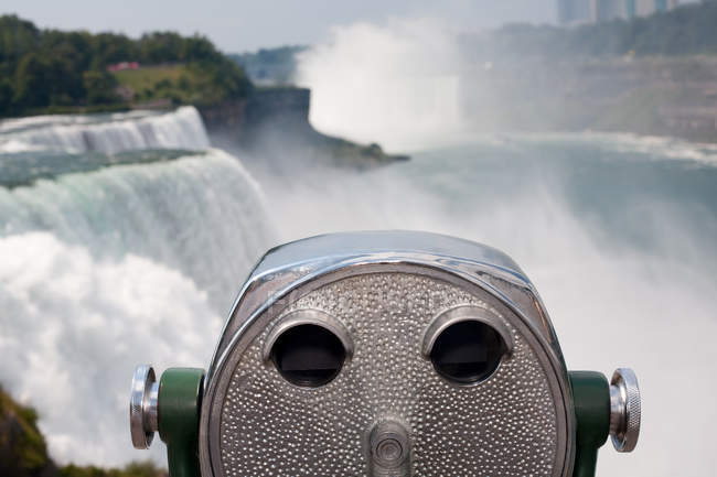 Binóculos operados por moedas, Niagara Falls, Nova York, EUA — Fotografia de Stock