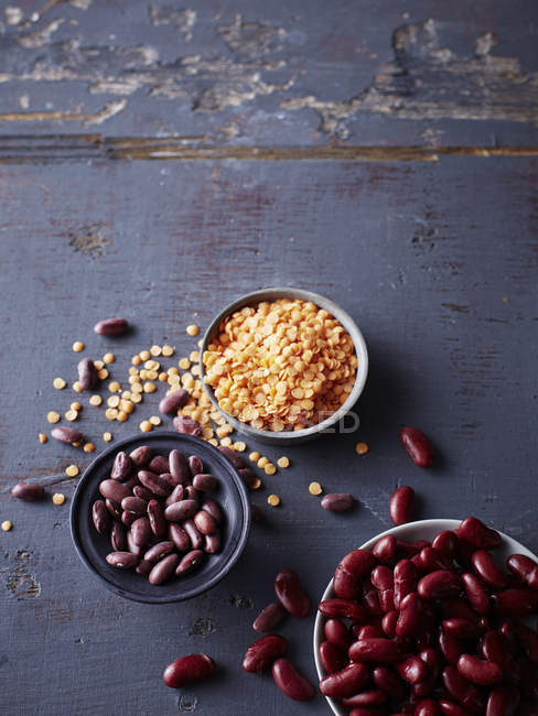 Red lentils, kidney beans — Stock Photo