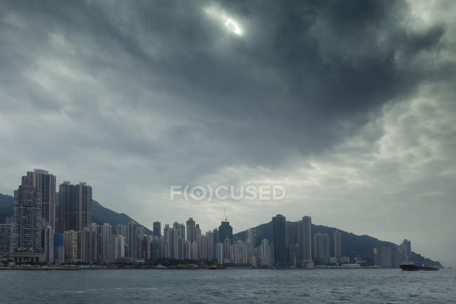 Skyline через води, Гонконг, Китай, Східної Азії — стокове фото