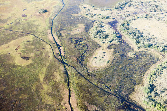 Vue aérienne du delta de l'Okavango à l'extérieur de Maun, Botswana — Photo de stock