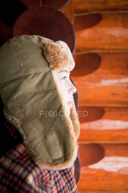 Menino usando chapéu, retrato — Fotografia de Stock