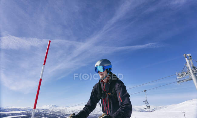 Man cross-country skiing in Vasterbottens Lan, Sweden. — Stock Photo