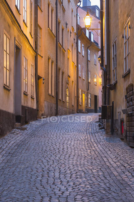 Foto de rua, vazio Gamla Stan, Estocolmo, Suécia durante a crise do vírus Corona — Fotografia de Stock